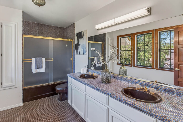 Bathroom (1)