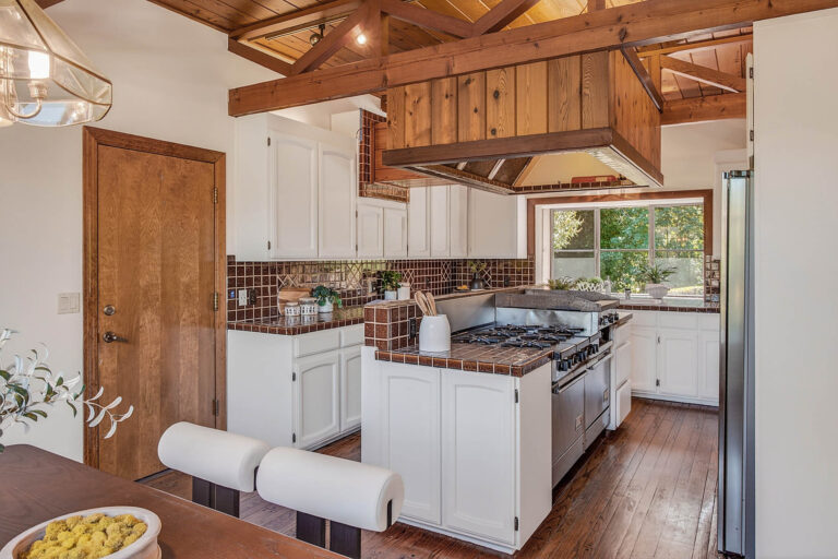 Kitchen (1) FAV